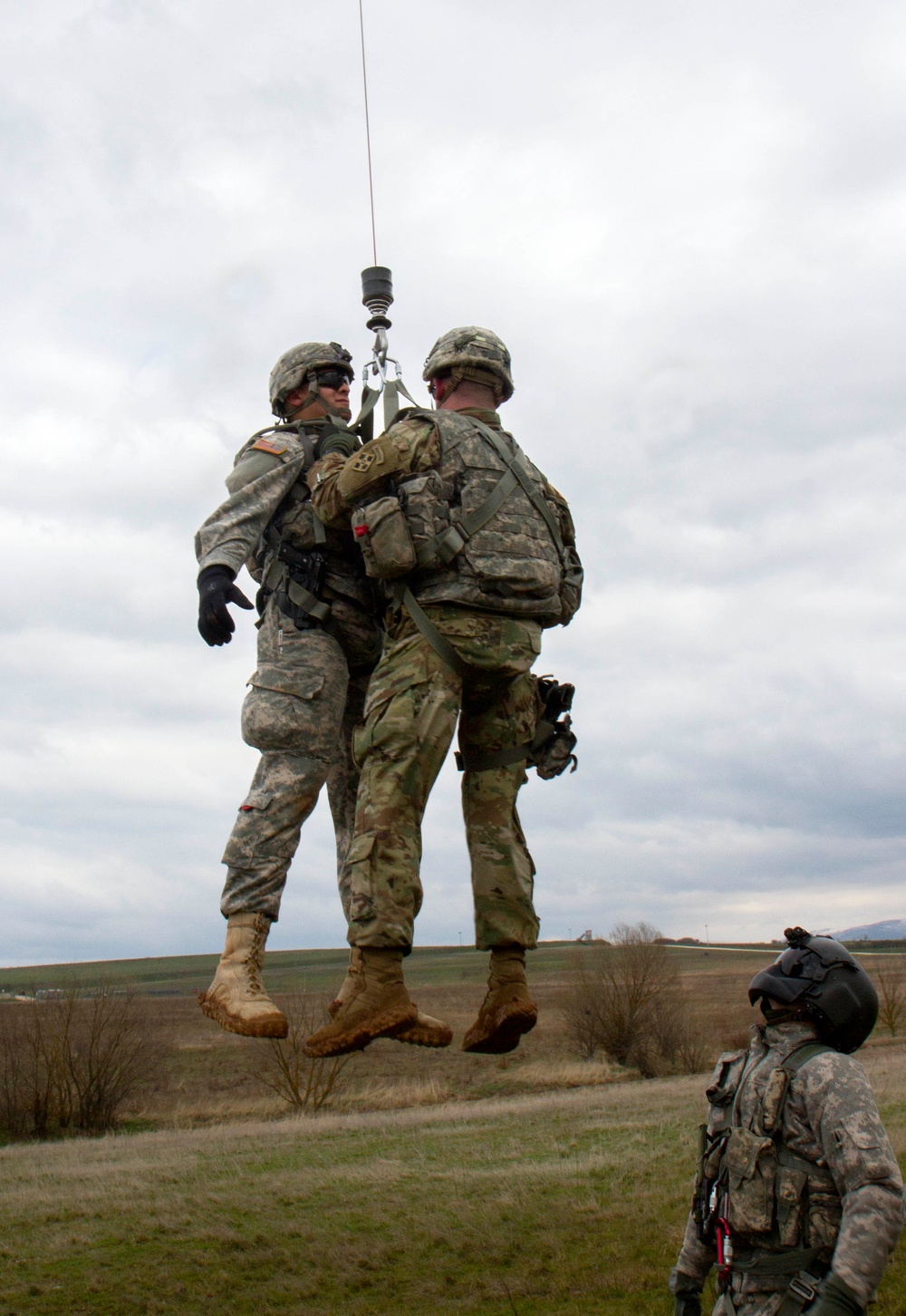 Infantrymen take to the sky during medevac training in Kosovo