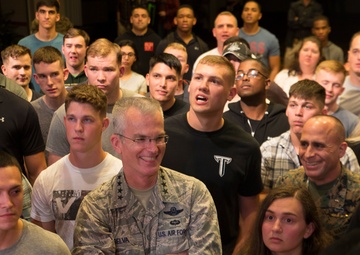Camp Hansen hosts USO Spring Visit 2016 Tour