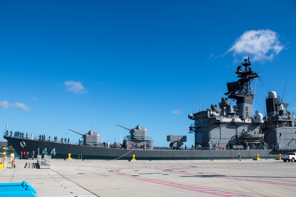 Naval Base Guam hosts US/Japanese ships for Multi-sail 2016