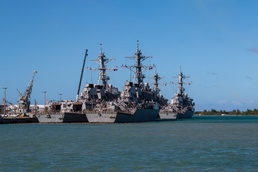 Naval Base Guam hosts US/Japanese ships for Multi-sail 2016