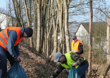 4th Inf. Div. Soldiers help clean up Baumholder