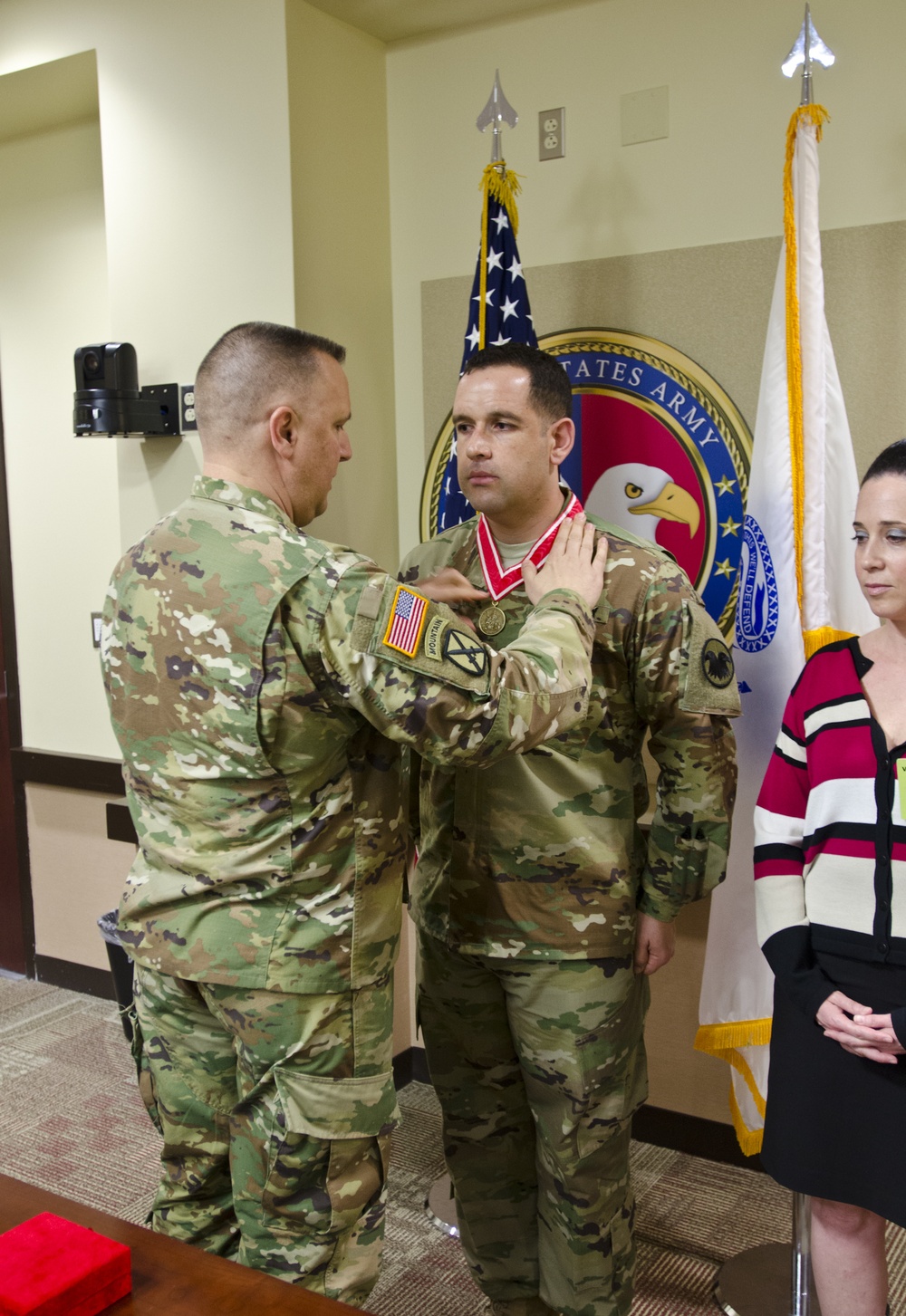 Sgt. 1st Class receives Bronze de Fleury Medal