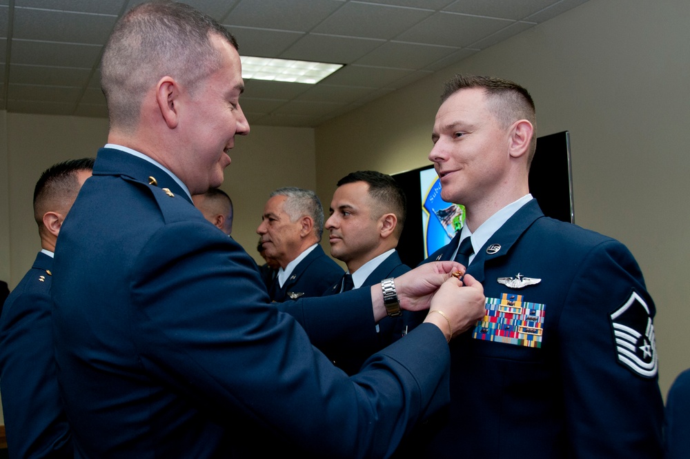 Colombian Air Force honors HNR Airmen