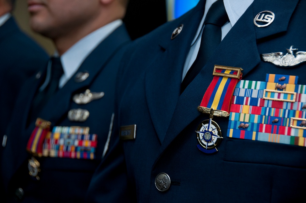 Colombian Air Force honors HNR Airmen