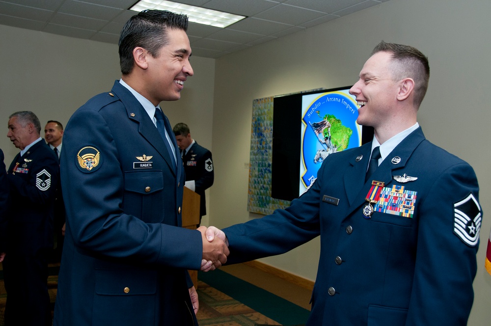 Colombian Air Force honors HNR Airmen