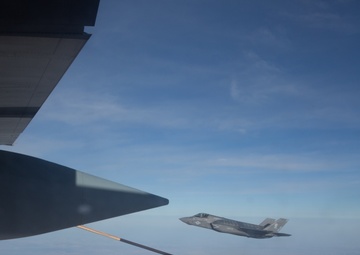 Flying high: F-35B Lightning II conducts aerial refuel