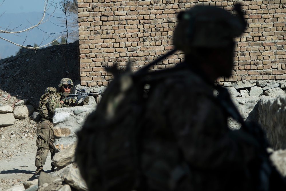 10th Mountain Division soldiers go on dismounted patrol