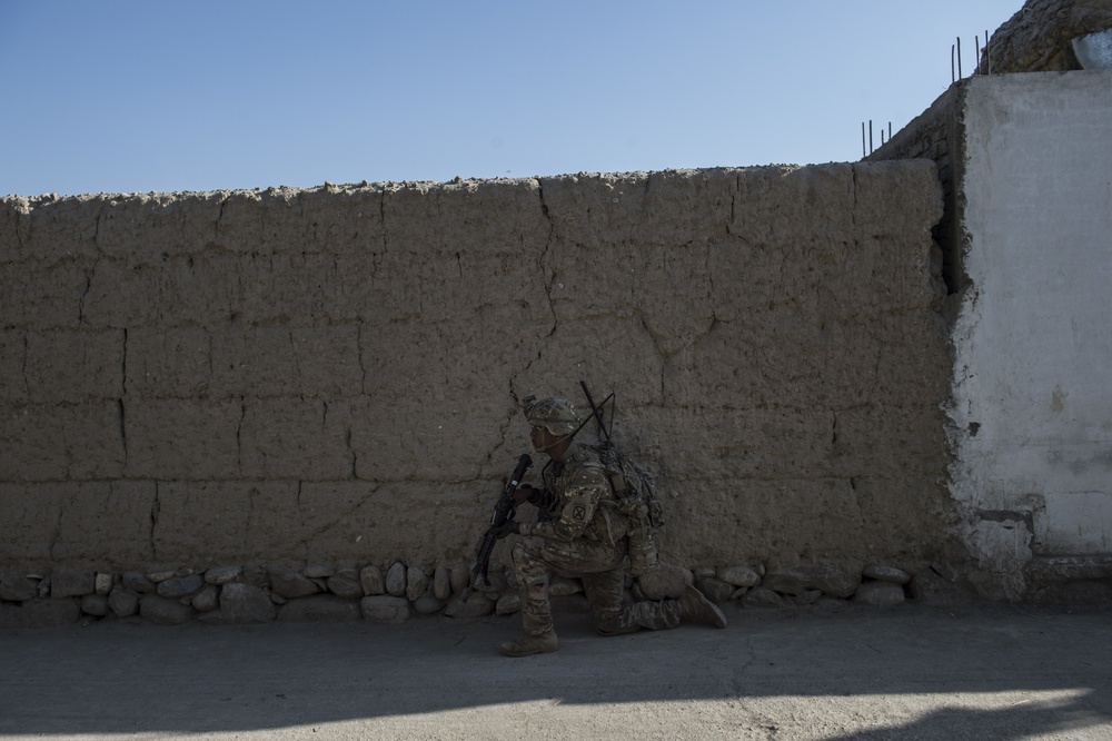 10th Mountain Division soldiers go on dismounted patrol