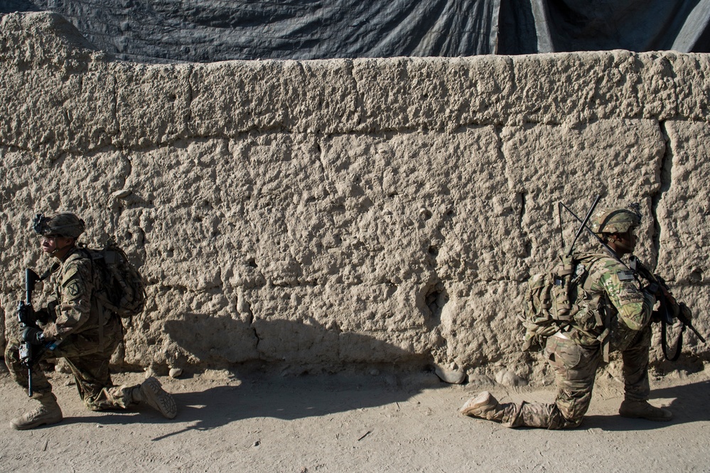 10th Mountain Division soldiers go on dismounted patrol