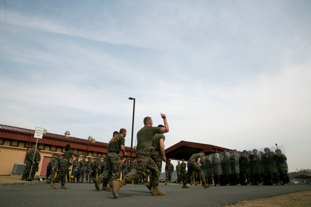 Marine MP Battalion demos riot control in ROK