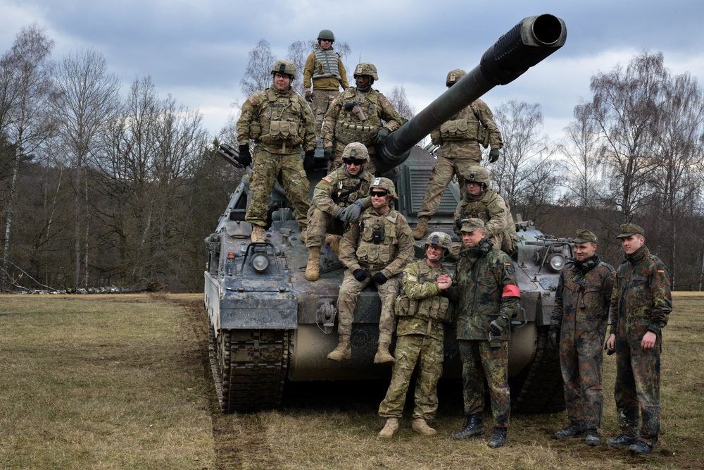 2nd Cavalry Regiment and German soldiers conduct a joint operation