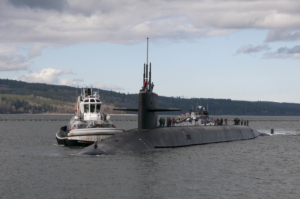 USS Maine (SSBN 741) returns home