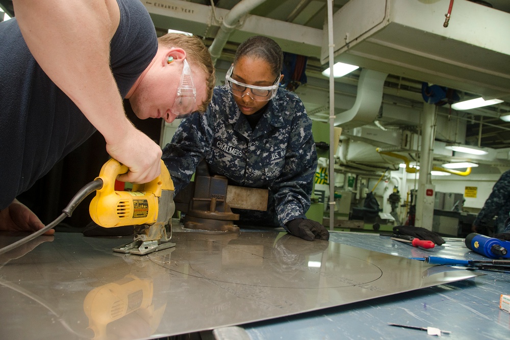 USS Frank Cable operations