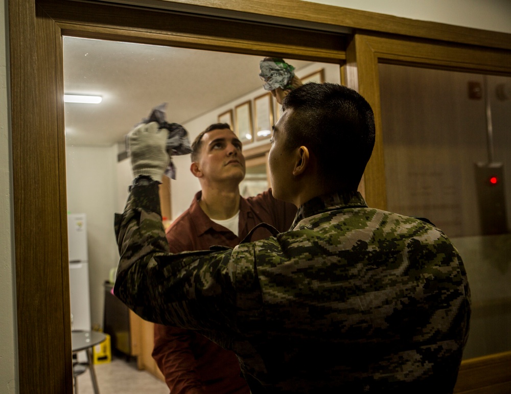 Marines Team up With ROK Marines at Local Nursing Home