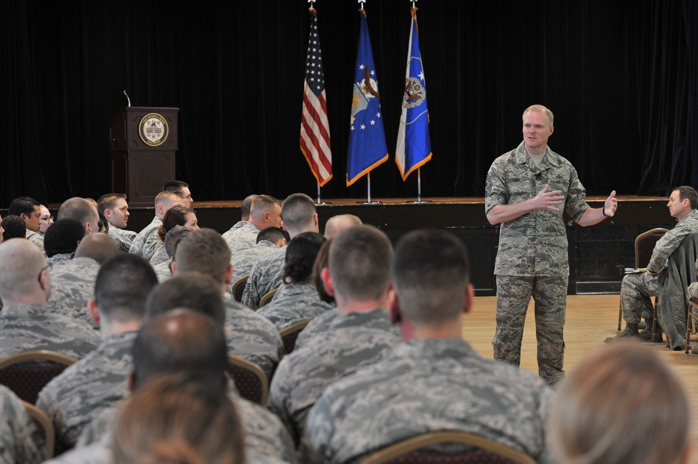 CMSAF Cody visits 70th ISRW, America’s Cryptologic Wing