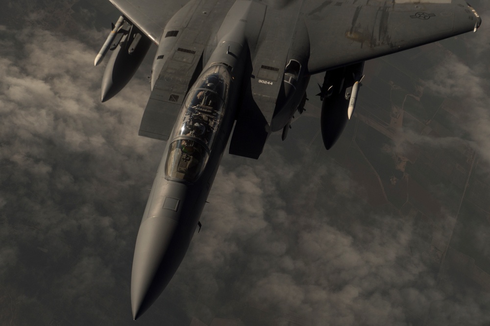 340th EARS Refuel Strike Eagles