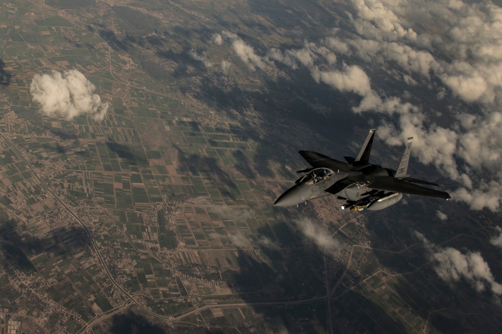 340th EARS Refuel Strike Eagles