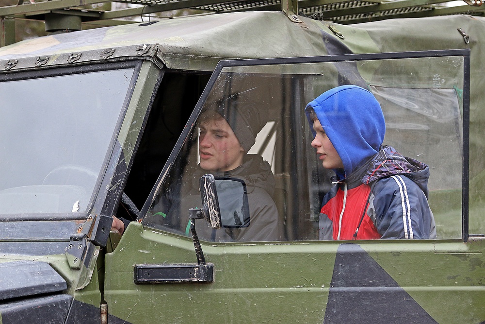 Soldiers present static display for Latvian youth