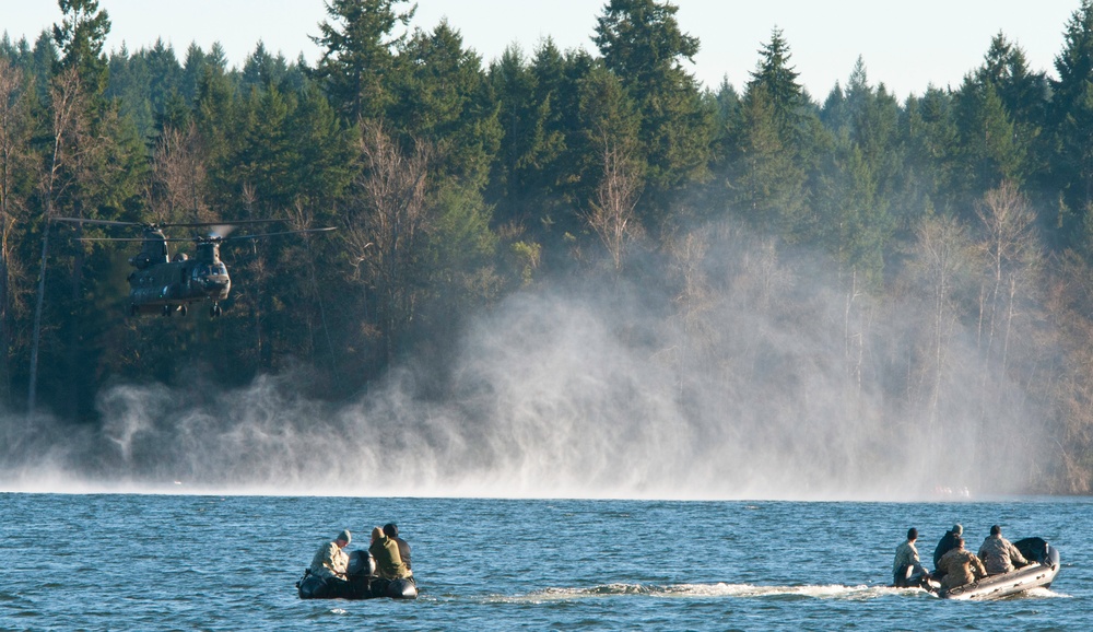 LRS Soldiers splash down