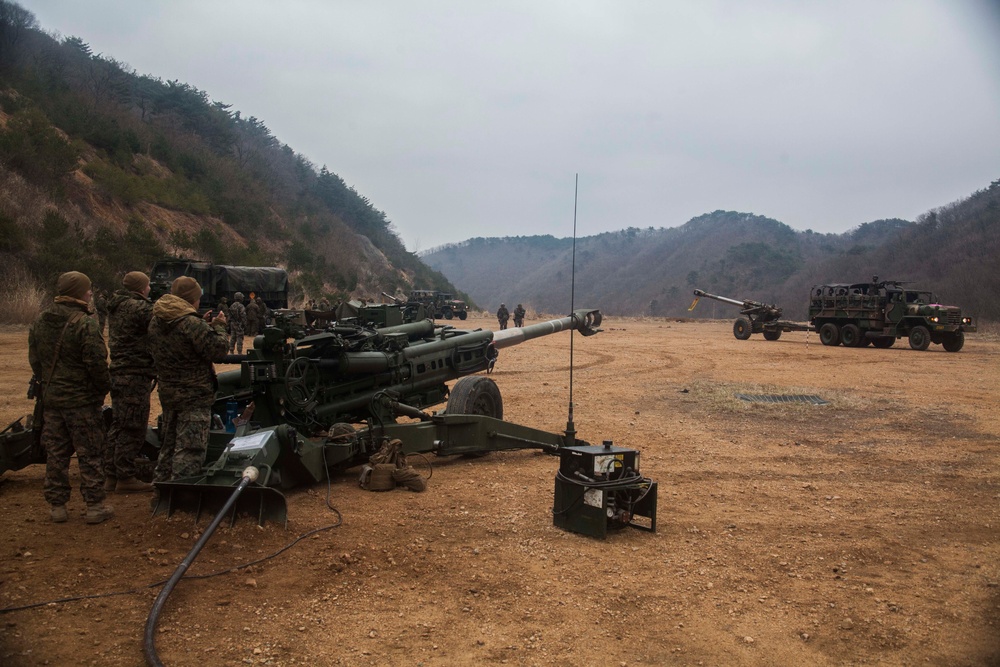 Artillery Sets up in Ssang Yong