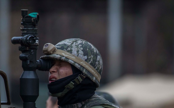 Artillery Sets up in Ssang Yong