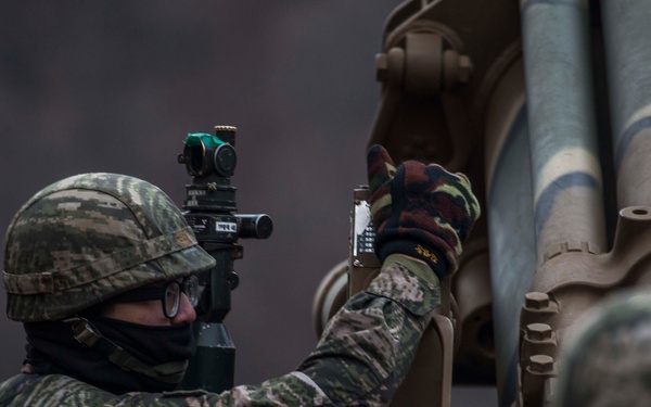 Artillery Sets up in Ssang Yong