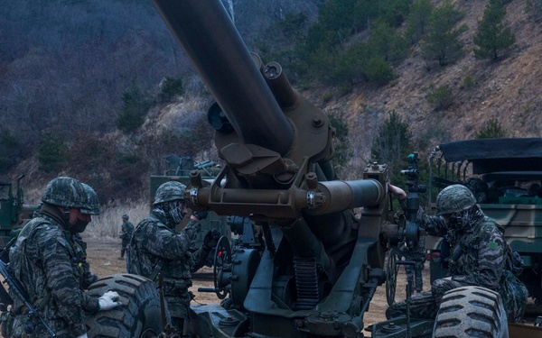Artillery Sets up in Ssang Yong