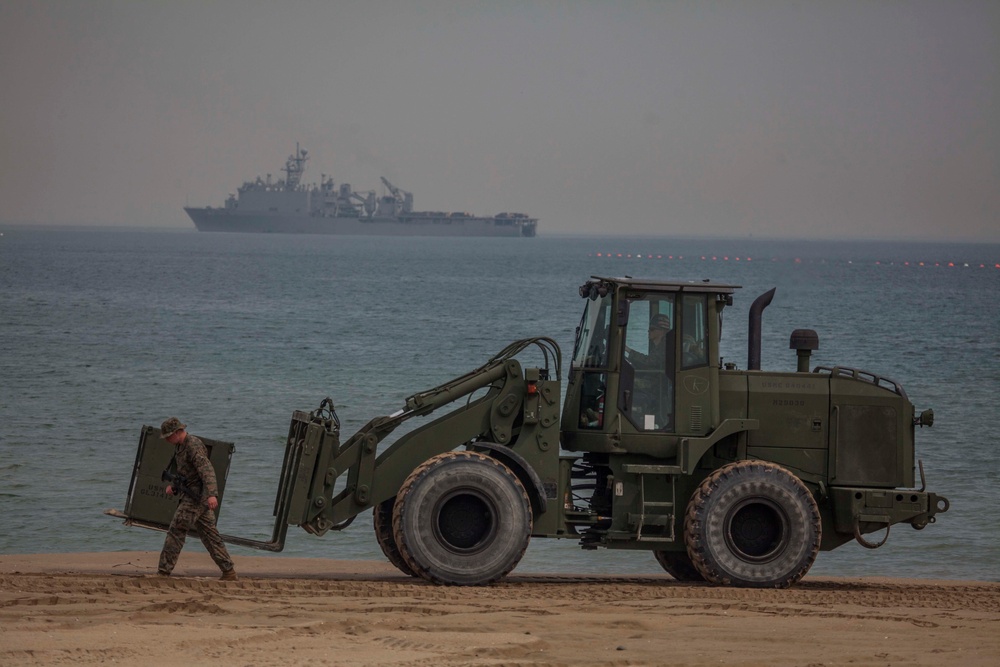 31st MEU returns to their ships