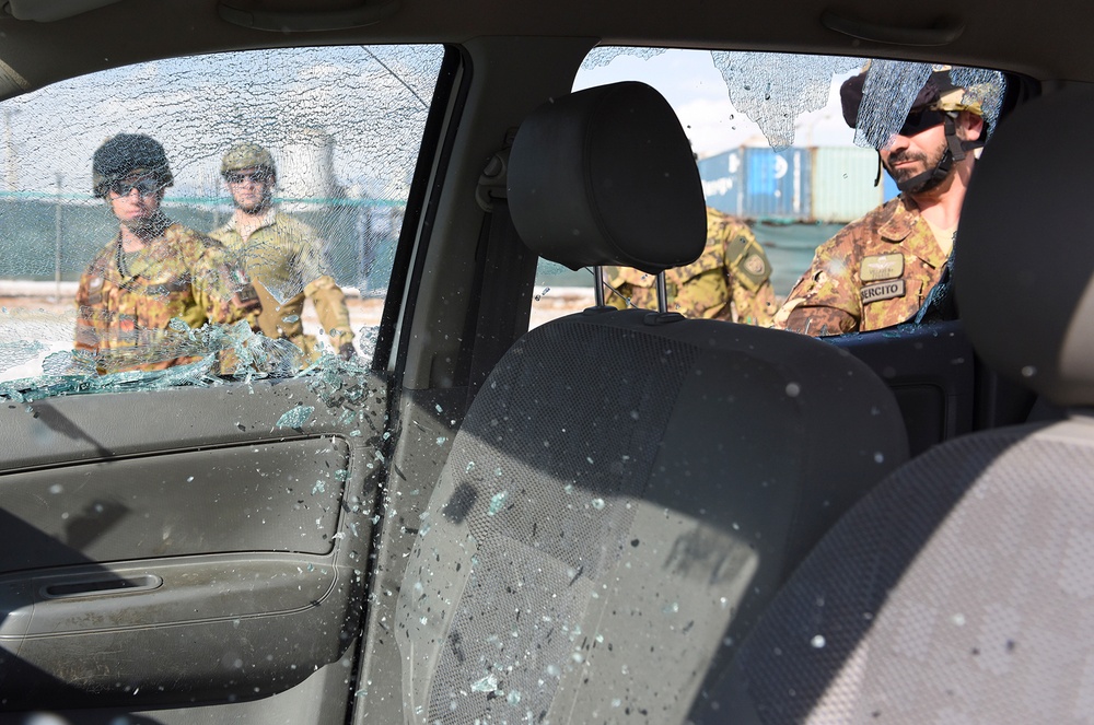 Airmen train with Italian soldiers for vehicle extrications