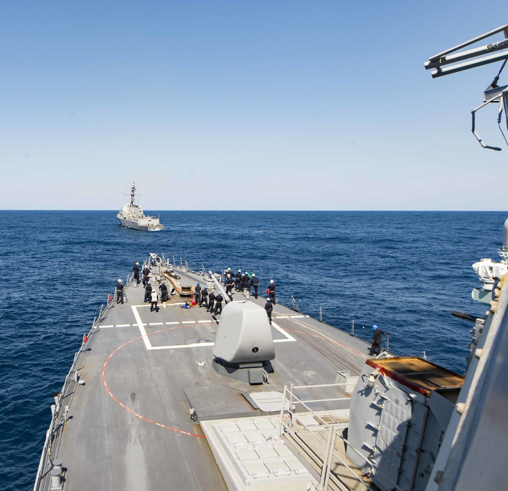 USS Stout (DDG 55) towing exercise