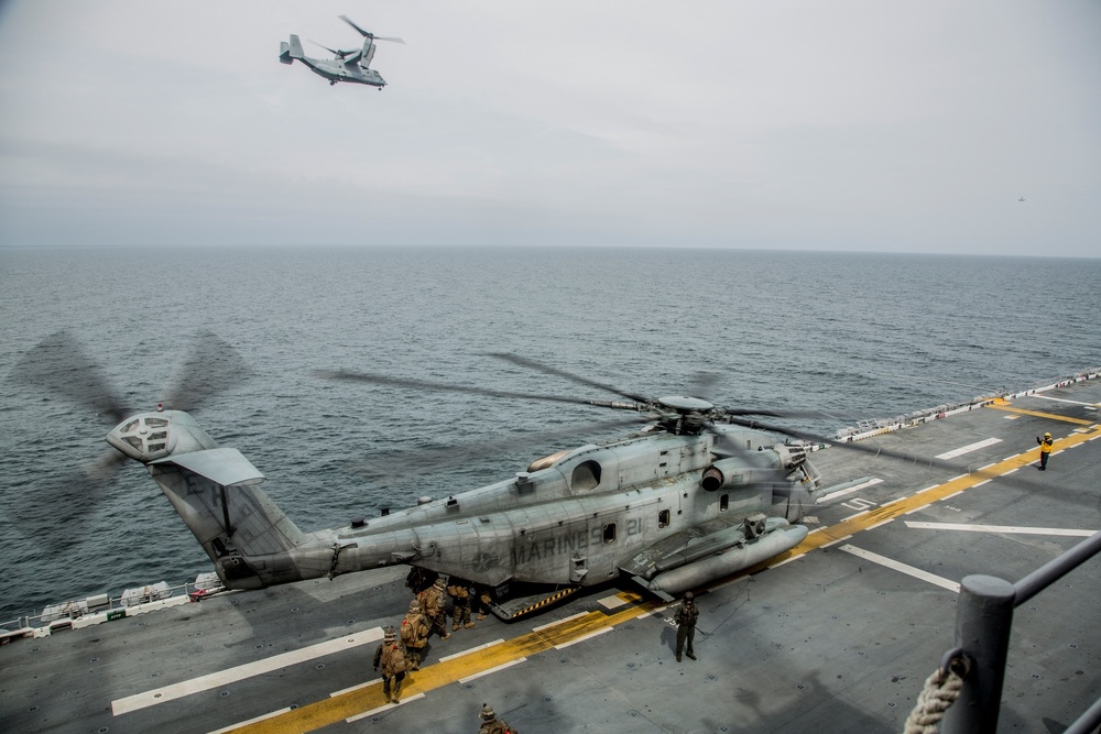 BLT 1/6 Alpha Co Debarks USS Wasp