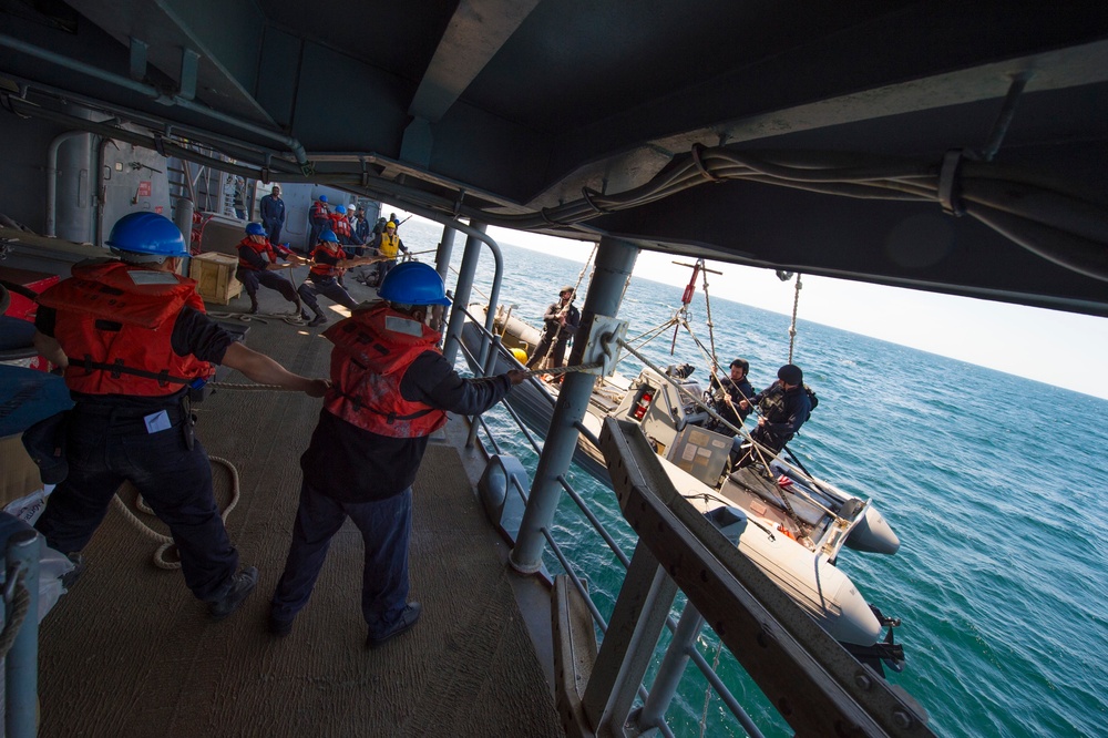 USS Monterey Visit, Board, Search and Seizure (VBSS) Team Exercise