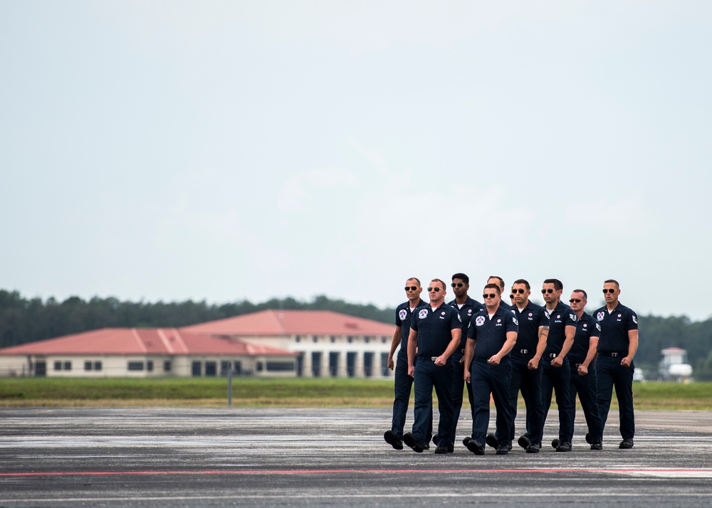 Thunderbirds perform at Tampa Bay AirFest