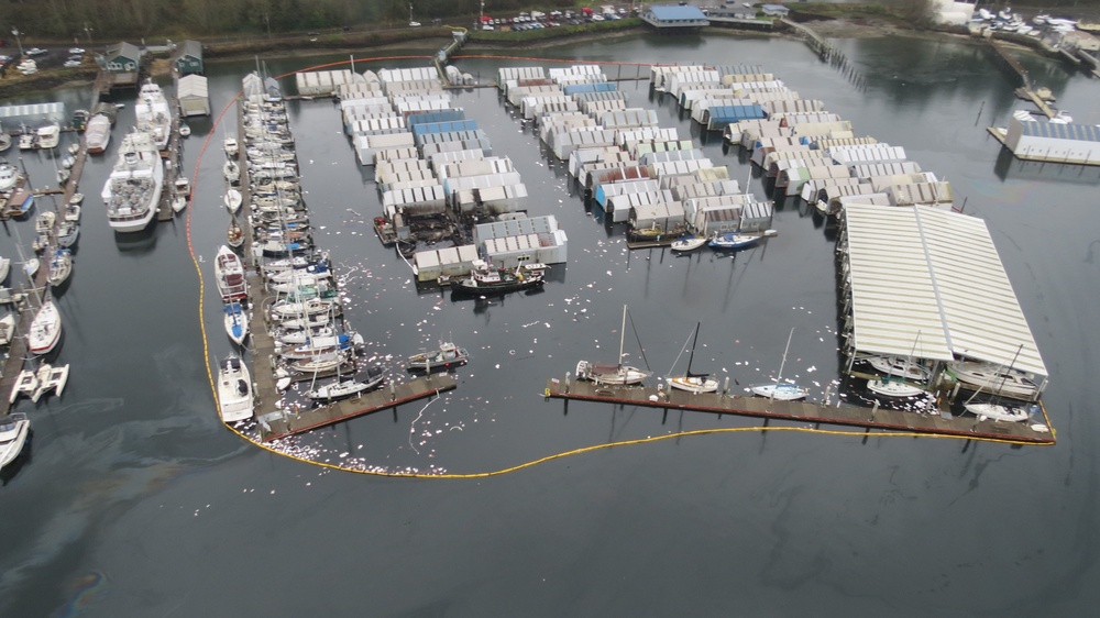 Pollution responders clean up Port Orchard Yacht Club
