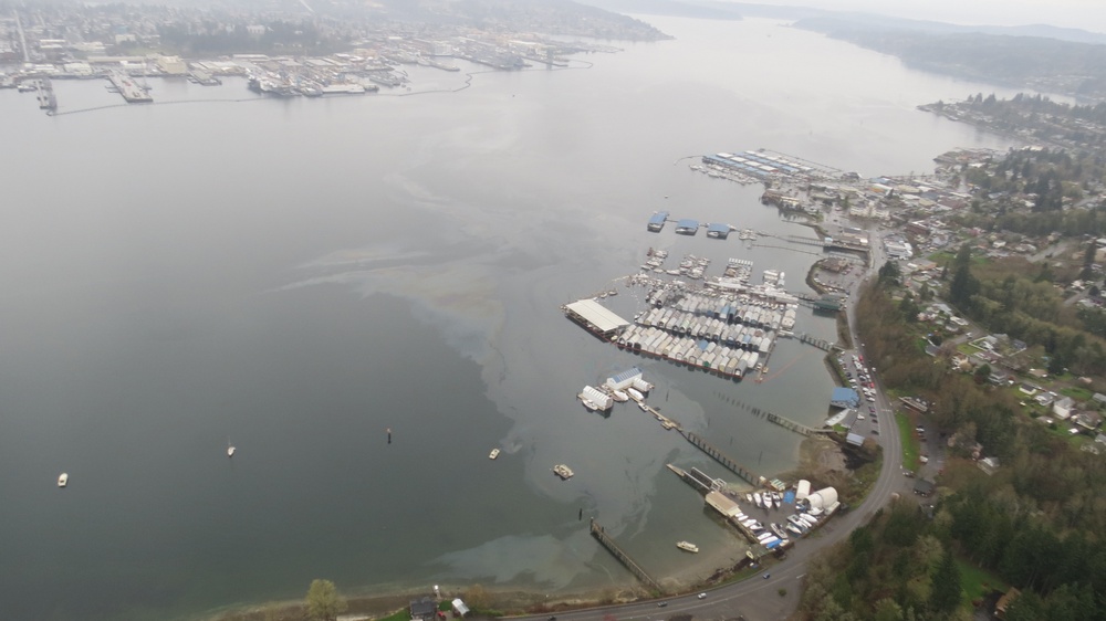 Pollution responders clean up Port Orchard Yacht Club
