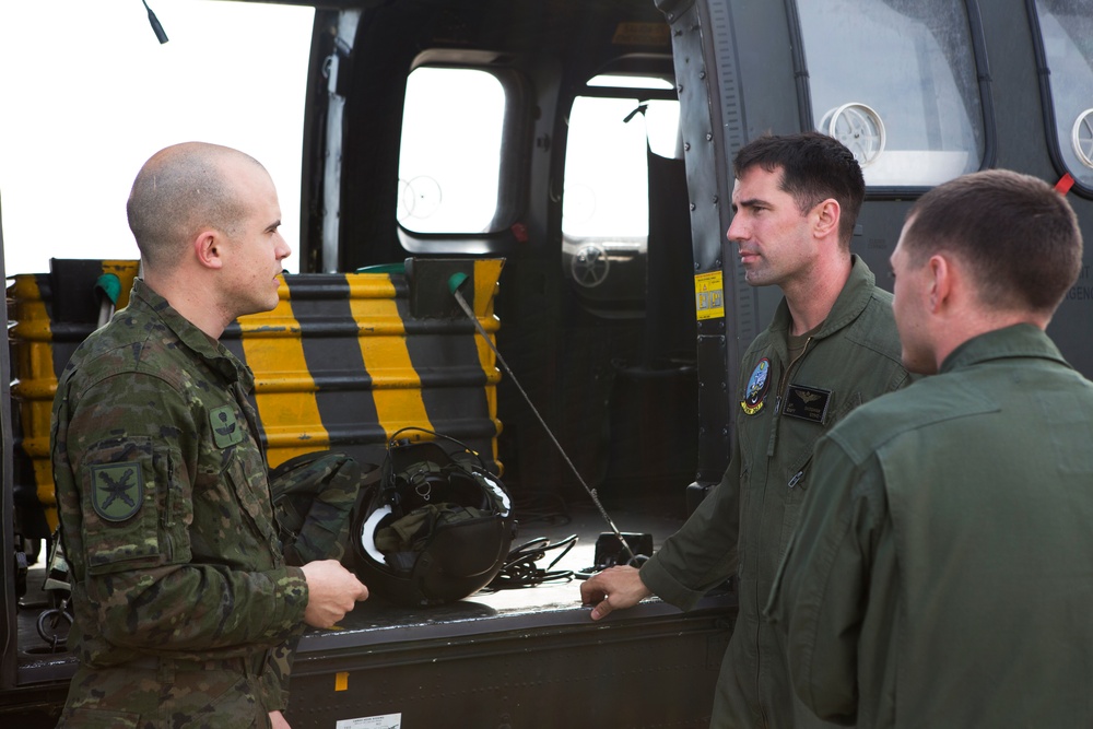 U.S. &amp; Spanish aviation assets conduct familiarity training