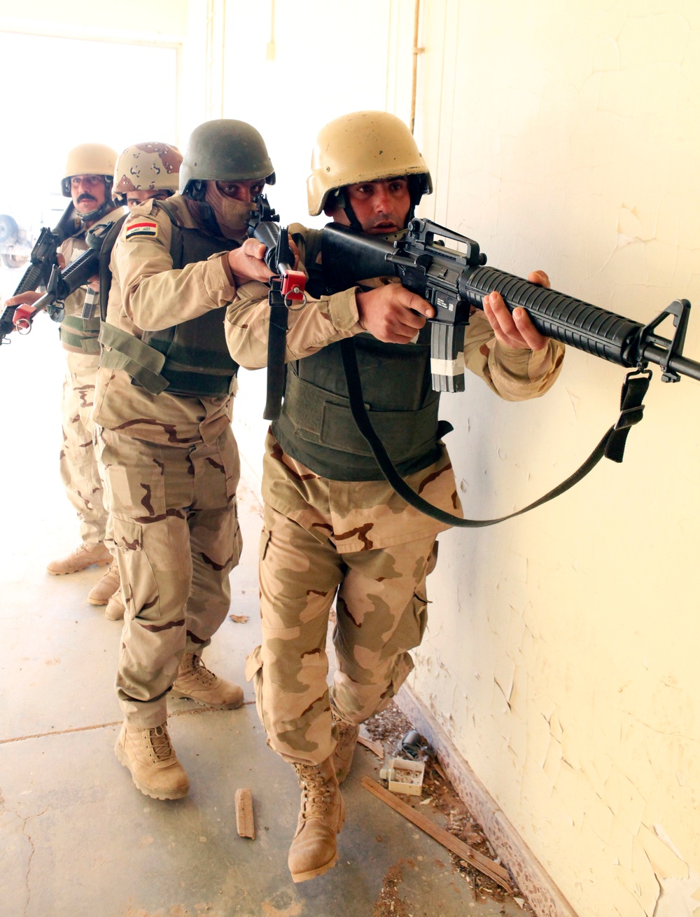 Iraqi soldiers sharpen tactical skills in forcible entry, room clearing training