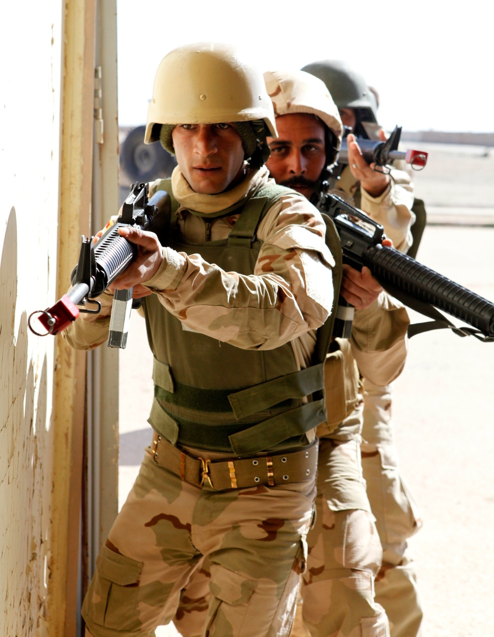 Iraqi soldiers sharpen tactical skills in forcible entry, room clearing training