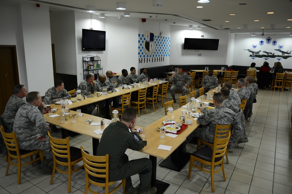 Gen. Gorenc visits Spangdahlem, Buechel