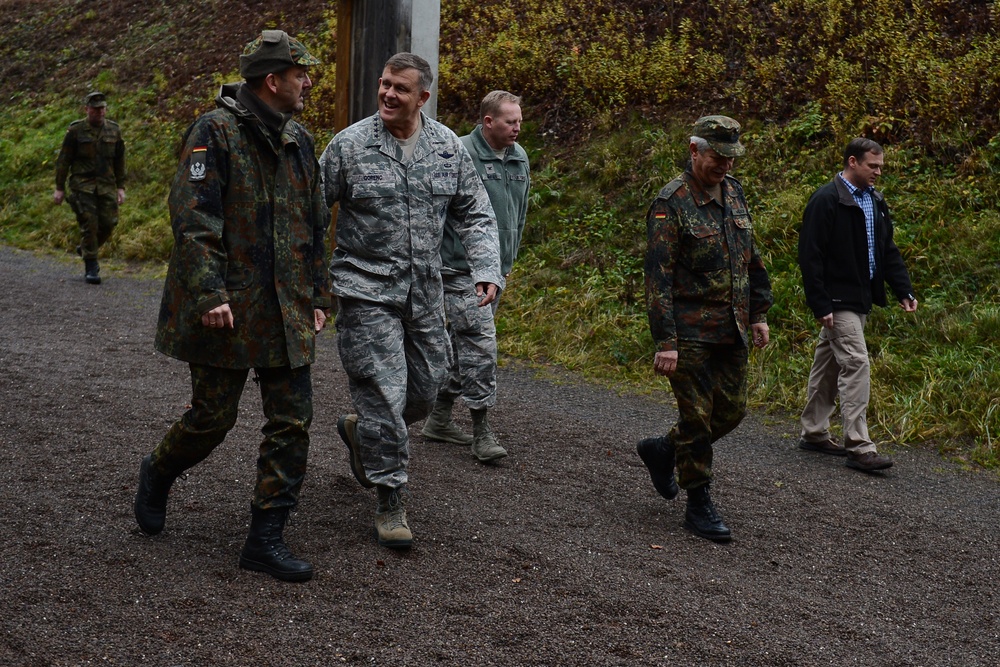 Gen. Gorenc visits Spangdahlem, Buechel
