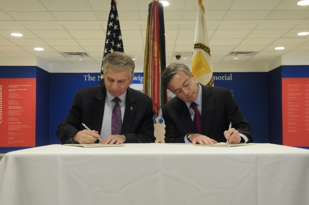 American Corporate Partners and USAR Partnership Signing ceremony