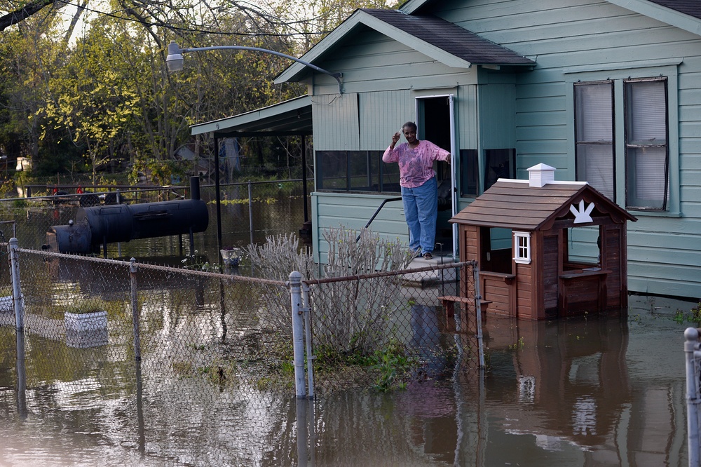 Texas National Guard responds to floods in Southeast Texas