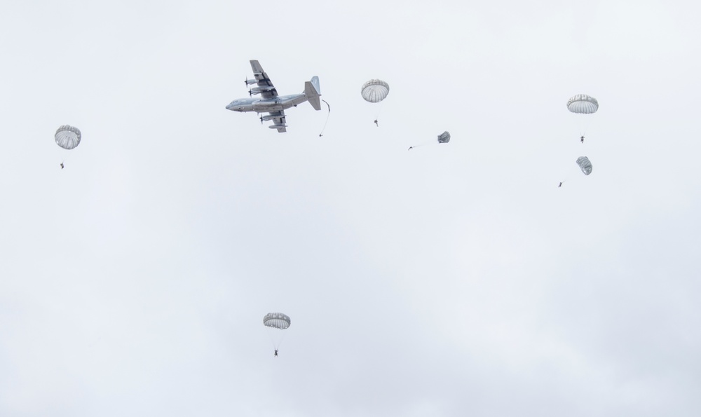 US Army Reserve unit jumps at Wright-Patterson Air Force Base