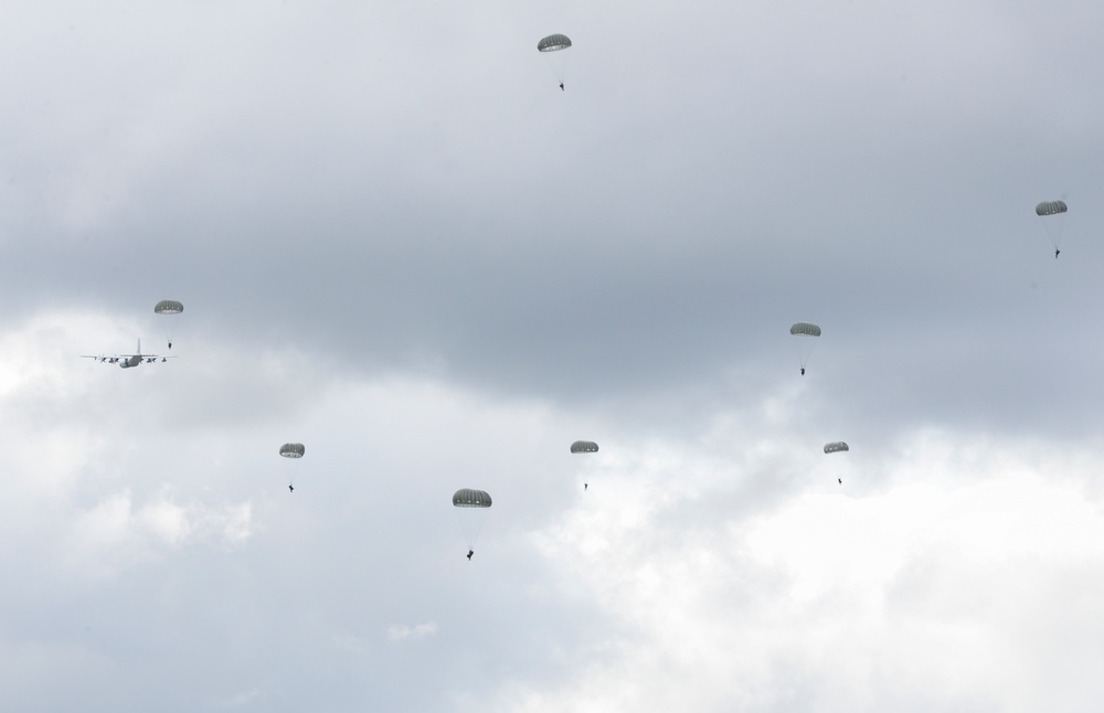 US Army Reserve unit jumps at Wright-Patterson Air Force Base