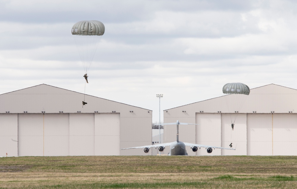 US Army Reserve unit jumps at Wright-Patterson Air Force Base