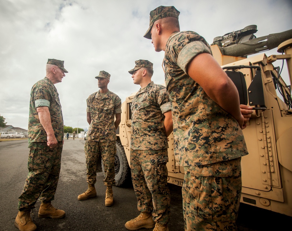 Top leaders from MARFORPAC, DLA visit Marines from 3rd Marine Regiment