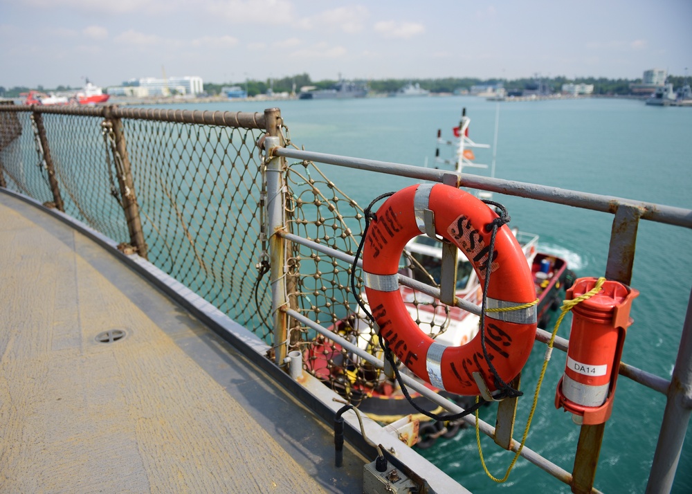 USS Blue Ridge operations in Singapore