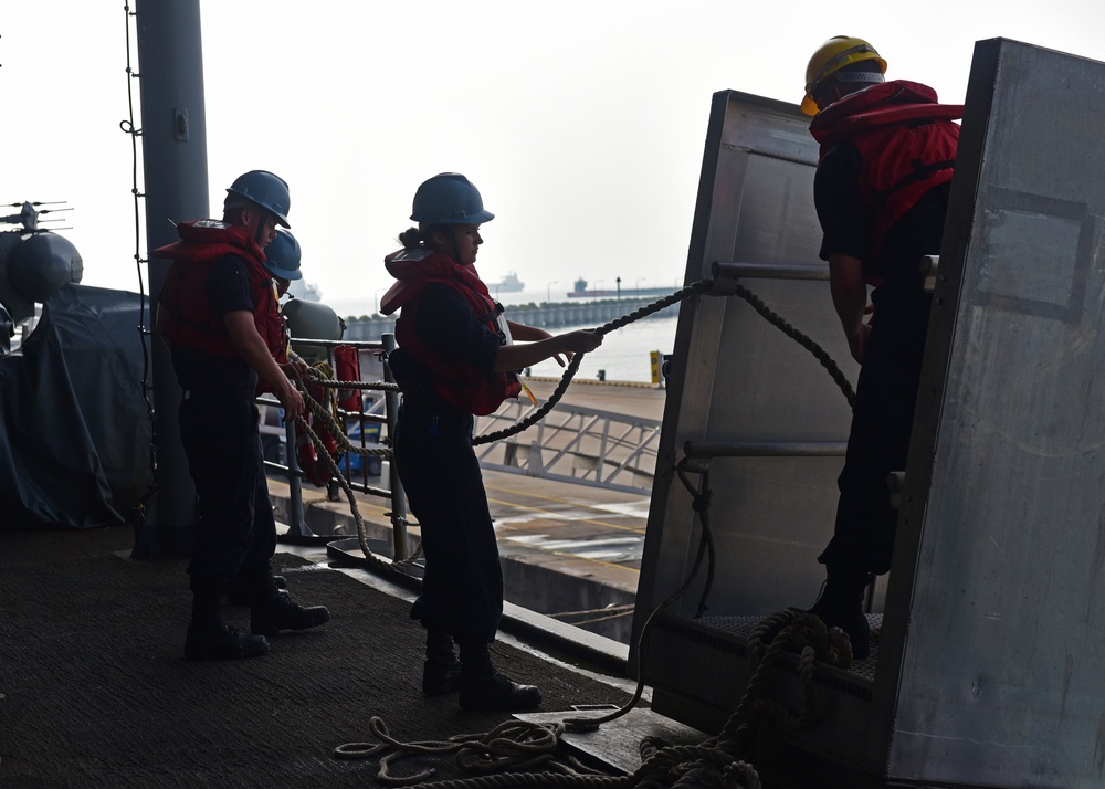 USS Blue Ridge operations in Singapore