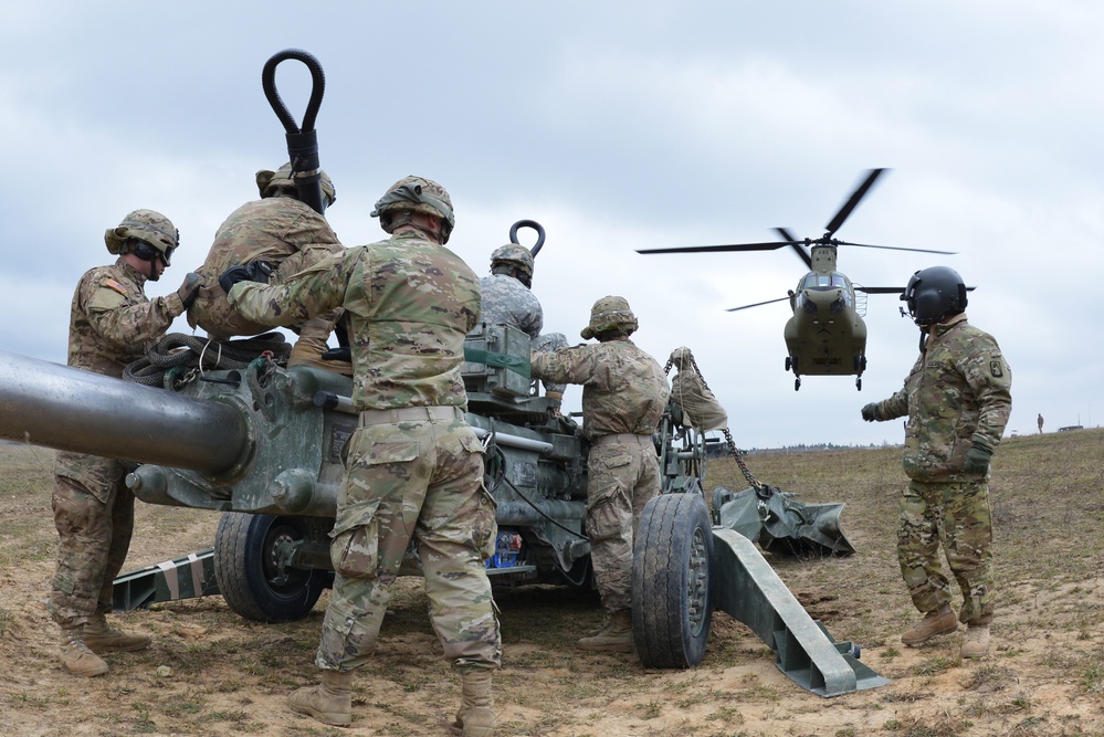 Field Artillery, 2CR, conducts sling load training with M777