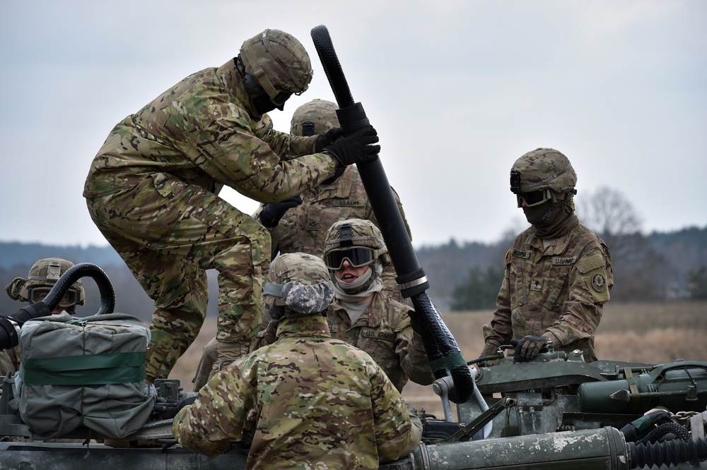 Field Artillery, 2CR, conducts sling load training with M777